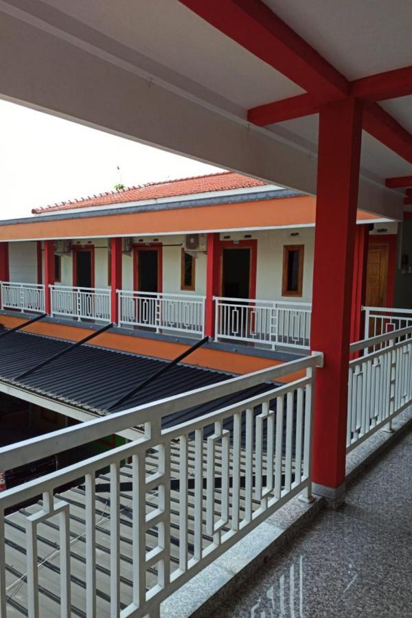 Harmony House Syariah Near Alun Alun Pati Mitra Reddoorz Otel Dış mekan fotoğraf
