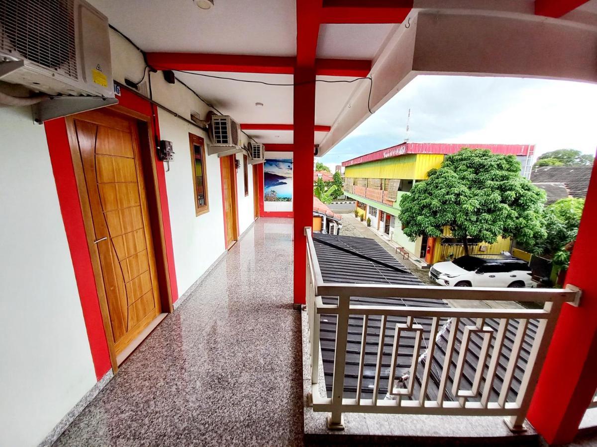 Harmony House Syariah Near Alun Alun Pati Mitra Reddoorz Otel Dış mekan fotoğraf